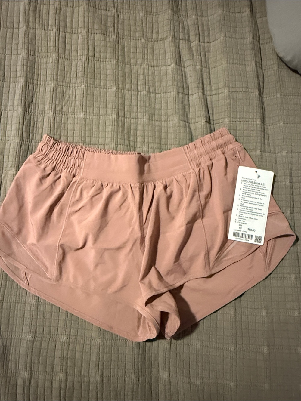 lululemon athletica dusty rose Hottie Hot Short 2.5"